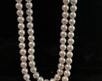 ☆【VINTAGE HOLLYWOOD】☆Gemstone Silky Pearl Necklac.e☆ JACKIE KENNEDY'S 3 STRING PEARL NECKLACE FRANKLIN MINT