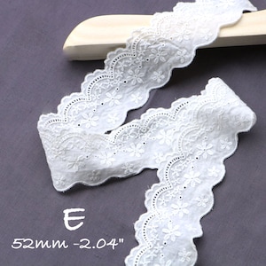 Eyelet Trim, Scalloped Edge Trim, White Laces for Crafting, Scrapbooking, Junk Journals, Embellishment, Collage,Broderie Anglaise