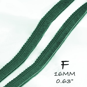 K&ouml;nnte beinhalten: Gr&uuml;ner Besatz mit Fransen-Detail. Der Besatz ist 16 mm oder 0,63 Zoll breit.