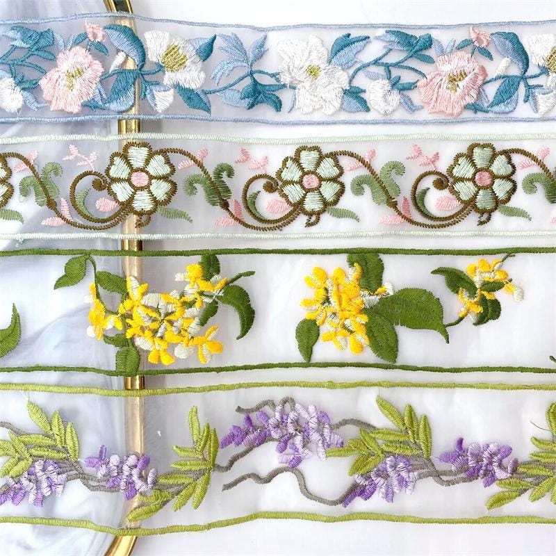 Vintage 1970s White Floral Trim 3-pc Set by Lilli Ann | SMALL