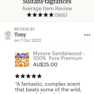 Op de afbeelding: Een vijfsterrenrecensie voor Mysore Sandelhout 100% Pure Premium olie, geprijsd op &euro; 25,00. De recensent beschrijft de geur als "fantastisch, complex" en zegt dat het "sommige van de wilde, zeldzame sandelhout in mijn collectie overtreft."