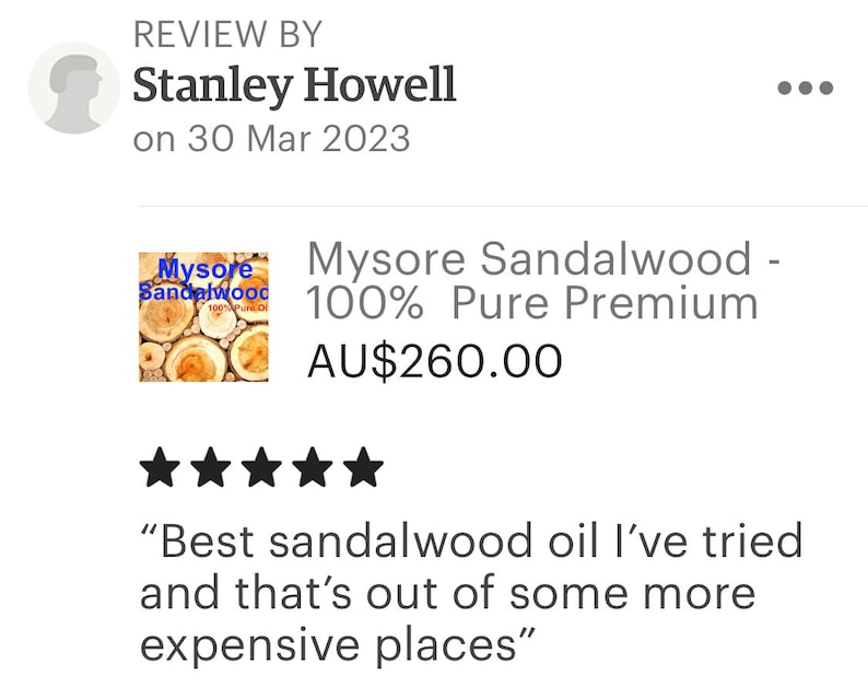 Op de afbeelding: Vijf sterren review voor Mysore Sandelhout 100% Pure Premium olie, geprijsd op AU$260,00. De review luidt: "Beste sandelhoutolie die ik ooit heb geprobeerd, en dat is uit een aantal duurdere bronnen."