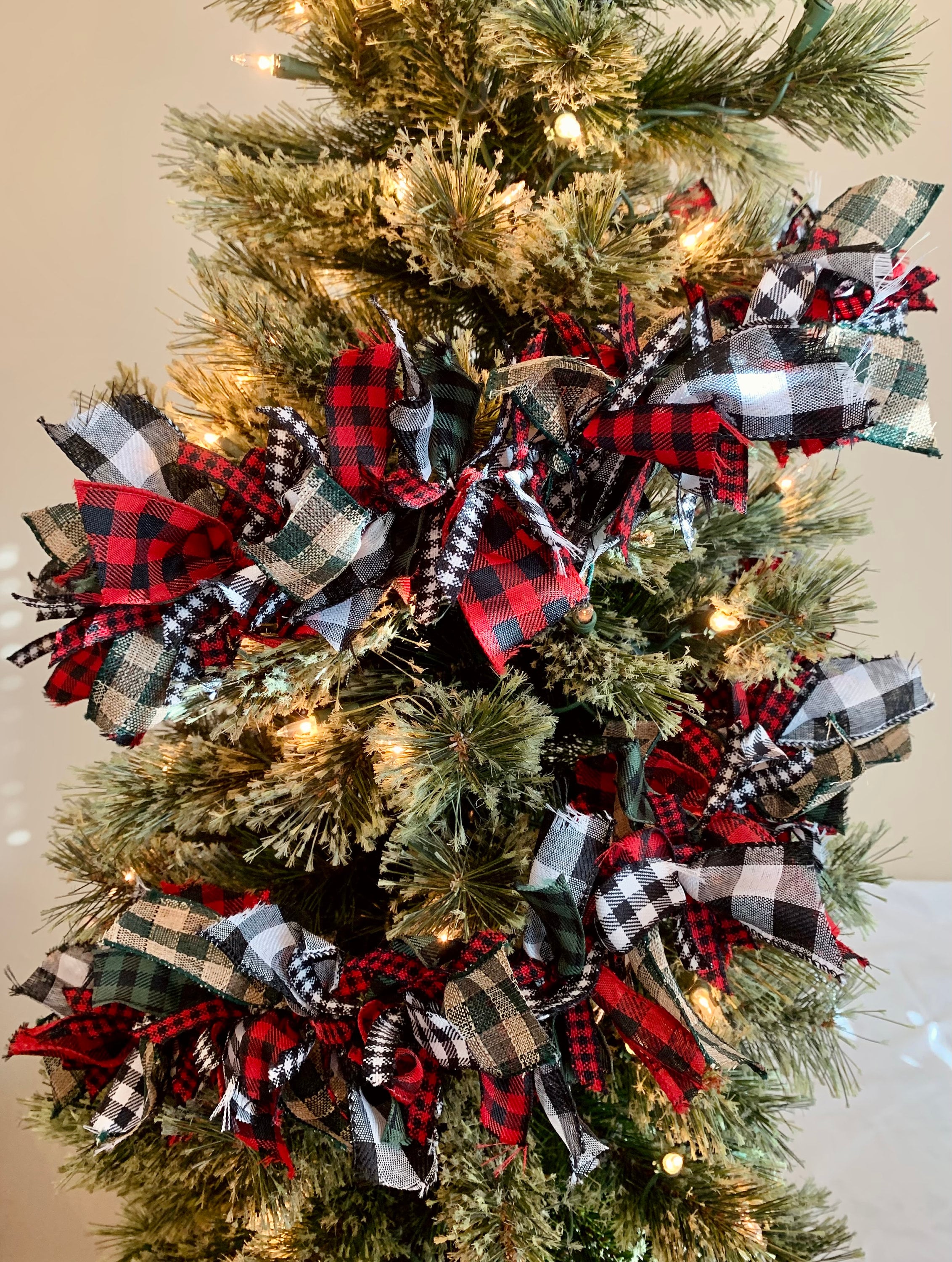 HomeSense Festive Plaid Ribbon Garland
