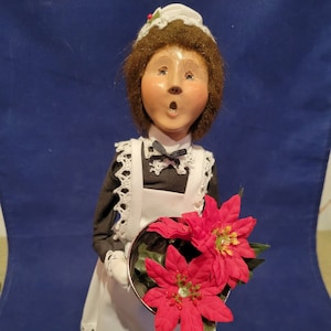 Byer&#39;s Carolers Signed 2000 House Maid