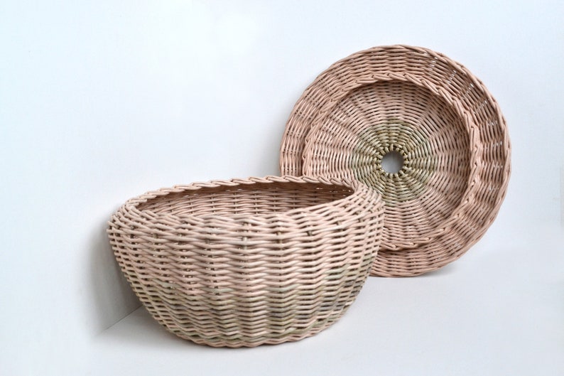 Knitting basket. Wicker basket with a hole in the lid for easy Etsy