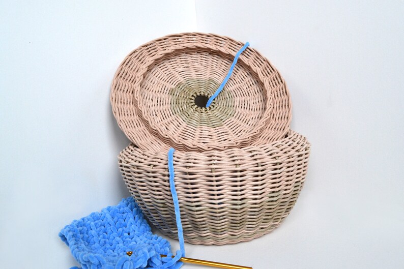 Knitting basket. Wicker basket with a hole in the lid for easy Etsy