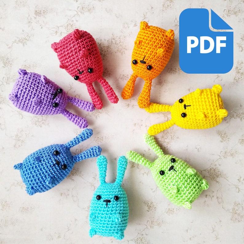 Patrón de crochet para llavero de conejito, conejo amigurumi DIY, descarga instantánea en PDF, regalos de Pascua hechos a mano