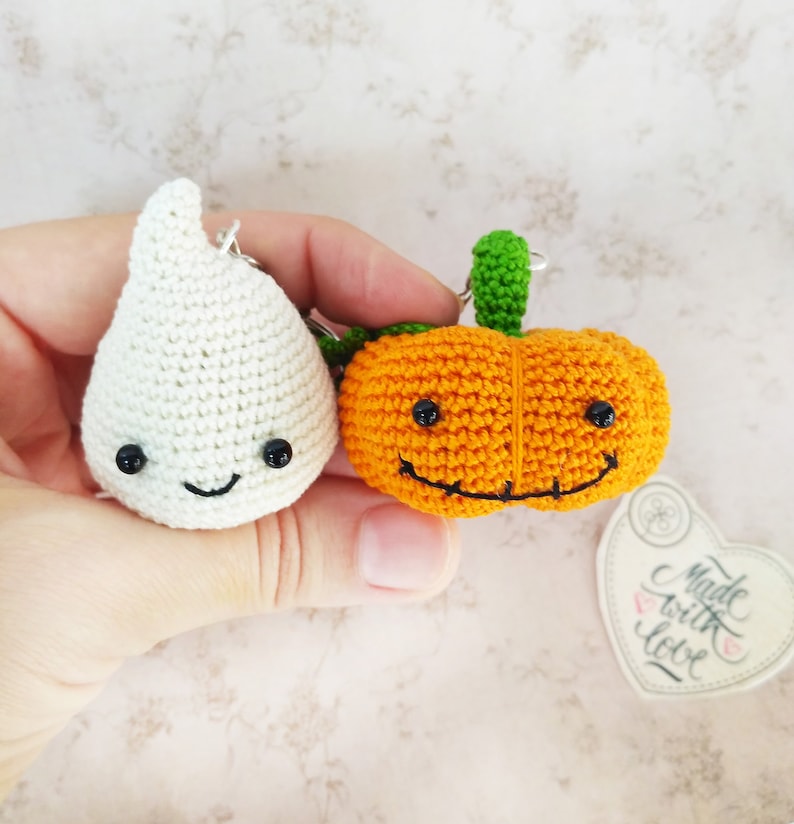 Crochet Halloween pumpkin keychain Gift idea for teen | Etsy