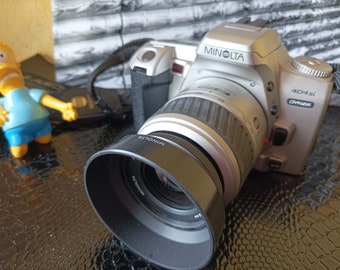 Minolta Dynax 4 SLR film camera body with 28-80 zoom