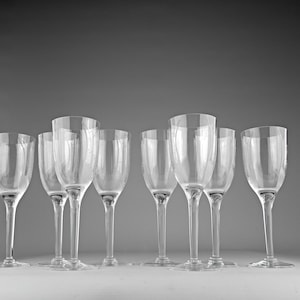Lalique, &quot;Smile of the Angel&quot; Champagne Glasses (8), France 1980