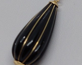 Onyx drop Pendant Solid 14k Yellow Gold with 18 inches. Drop Onyx Pendant / Necklace 14K Yellow Gold Chain.