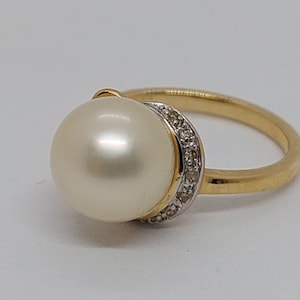 Akoya Pearl & Diamond Ring: 14K Yellow Gold, Size 7