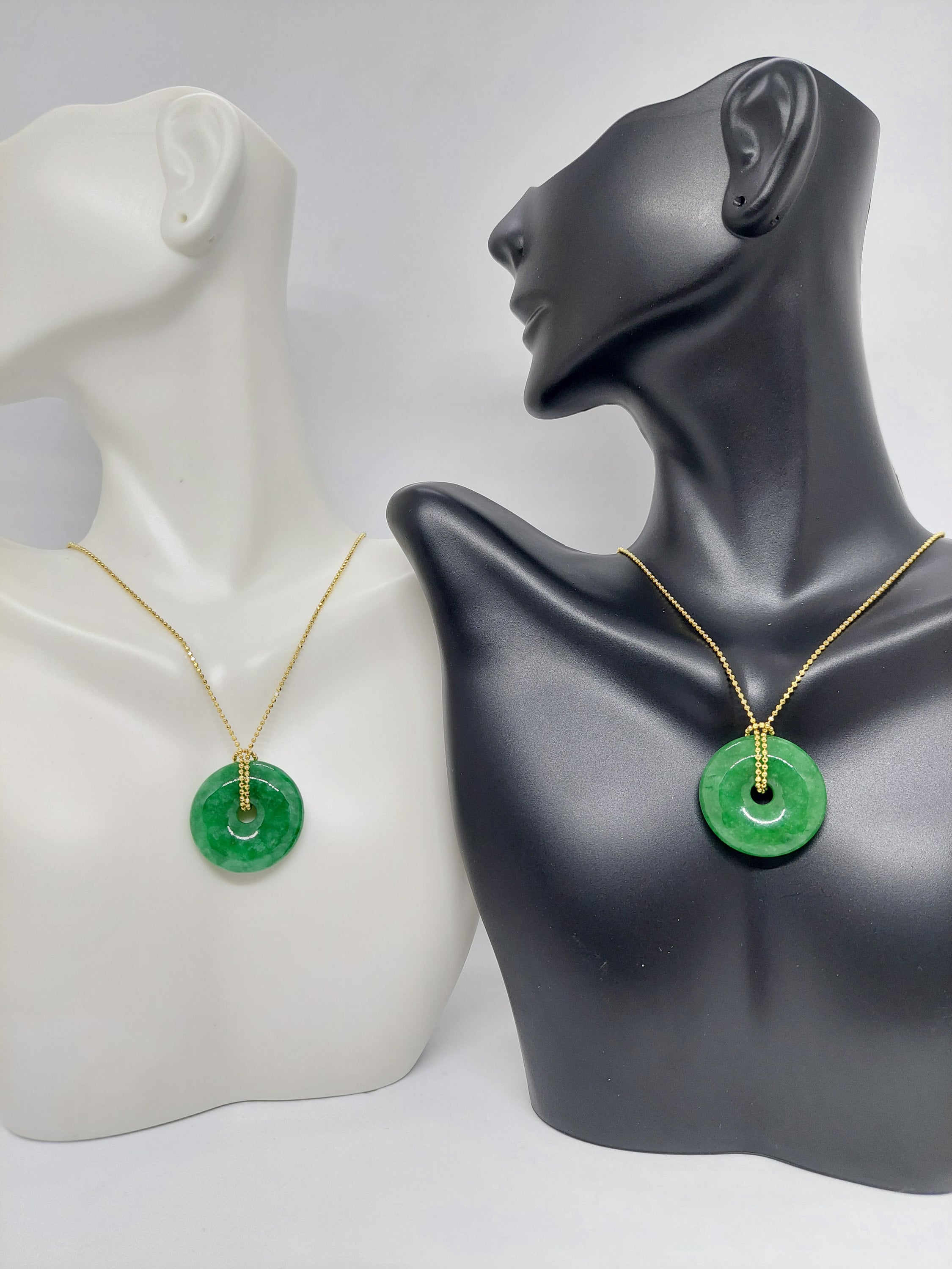 Geen Jade Donut Pendant With 17.5-22 