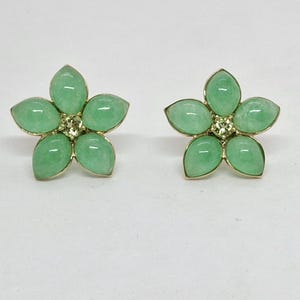 GREEN Jade 14k Yellow Gold push back Earring. 13x10mm Green Jade Earring in Yellow Gold. 14k Yellow Gold Oval Green Jade Earring. Jade LOVER