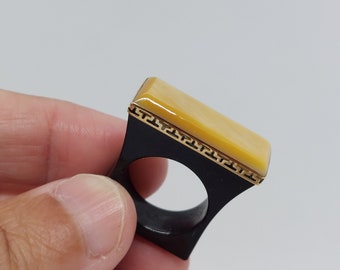 Black Onyx & Mother of Pearl 14k Gold Ring - Size 7