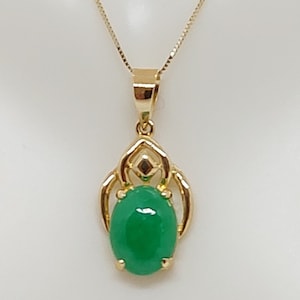 GREEN Oval 10x5mm Jade Pendant 14K Yellow Gold 18 Inches 14K Yellow Gold Box chain. Vintage Green Jade Pendant. Genuine Jade LOVER Pendant.