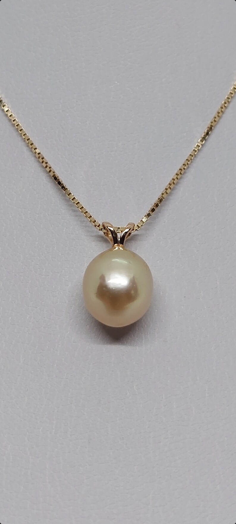 Golden South Sea 10x9mm Pearl 14K Yellow Gold Pendant. 14K Yellow Gold ...
