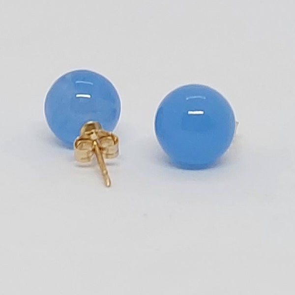 BLUE Jade 8mm 14K Yellow Gold Earring, 14K Yellow Gold push back Earring. Vintage 14K yellow gold. BLUE Jade Earring.