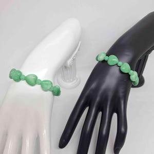 Bracciale elastico a forma di CUORE in giada verde. Bracciale rotondo/a forma di cuore in giada verde. Bracciale a forma di cuore in giada verde da 13 mm. Bracciale AMANTE a forma di cuore in giada verde.