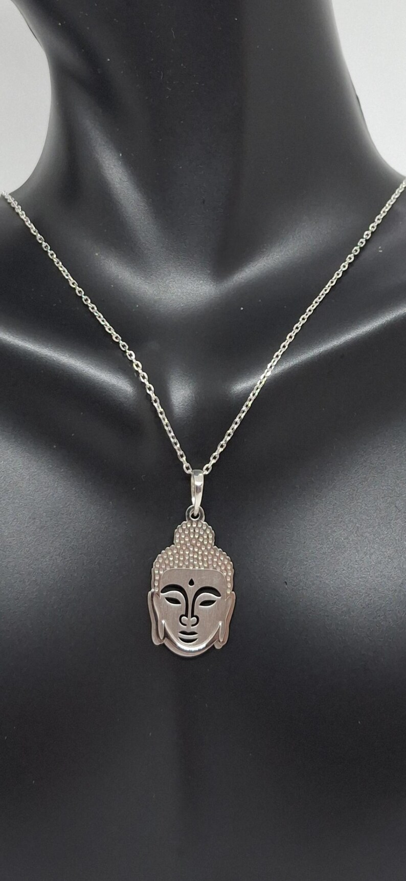 Colgante/collar de Buda chapado en rodio de plata .925. Rodio blanco. Cadena ajustable de 16 a 18 pulgadas. imagen 6