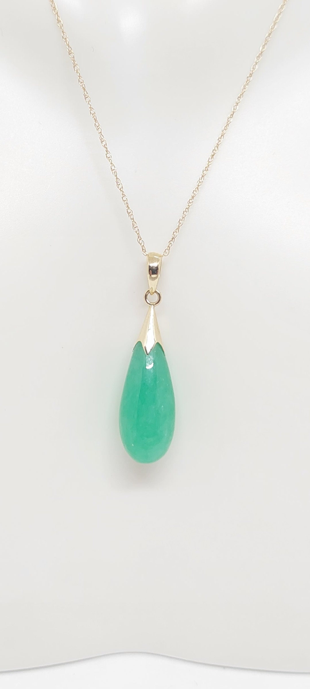 Green Jade Teardrop Pendant Solid 14k Yellow Gold 18 Inches ROPE Chain