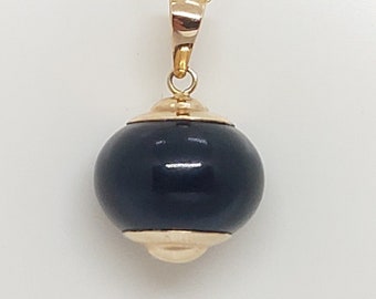 Black ONYX 14K Yellow Gold Pendant. Natural and Smooth Semi Round Onyx Shape 10x12mm Pendant. 18" Yellow Gold Chain. Black Onyx LOVER.