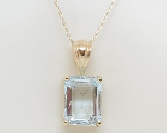 Collar con colgante de aguamarina en oro amarillo de 14k - Piedra de nacimiento de marzo