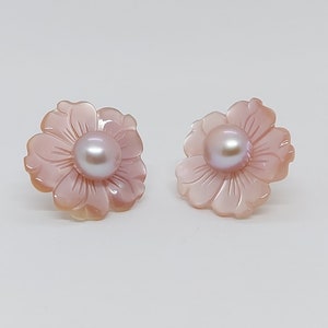 Pink Mother of Pearl Flower Earrings: 14k Yellow Gold, Freshwater Pearl