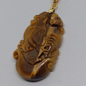 Tiger Eye ROOSTER Chinese Zodiac Year of Rooster Charm Pendant/Necklace Amulet Tiger Eye Carving Animal. Men / Women Pendant. Natural Color.