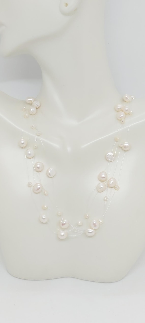 White Cultured Freshwater Pearl Necklace Multilayer 5-strand Gold-plated White Cultured Freshwater Pearl Necklace Multilayer 5-strand Gold-plated