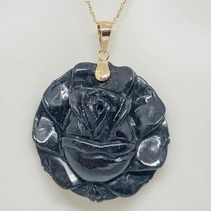 Black Onyx Flower Pendant: 14k Yellow Gold, Vintage Style