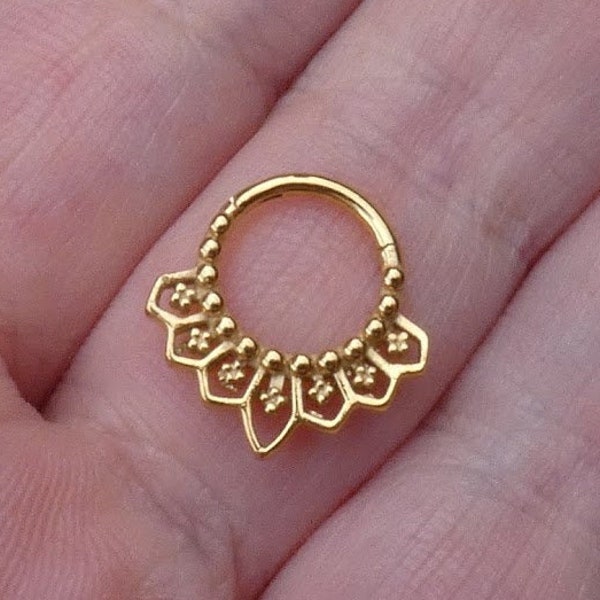 1.2mm - 16G x 8mm / 18k pvd Gold Surgical Steel Ornate Mandala SEPTUM HINGED CLICKER Ring / Daith / Nose / Helix / Cartilage