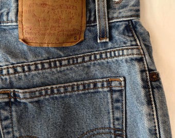Vintage Y2K Levi’s 550 Jeans – Relaxed Fit High Waist Denim ~27’ Waist