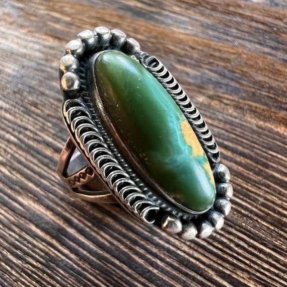 Vintage Native American Turquoise and Silver Ring - image 4
