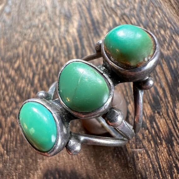 1930’s Vintage Turquoise and Silver Ring - image 4