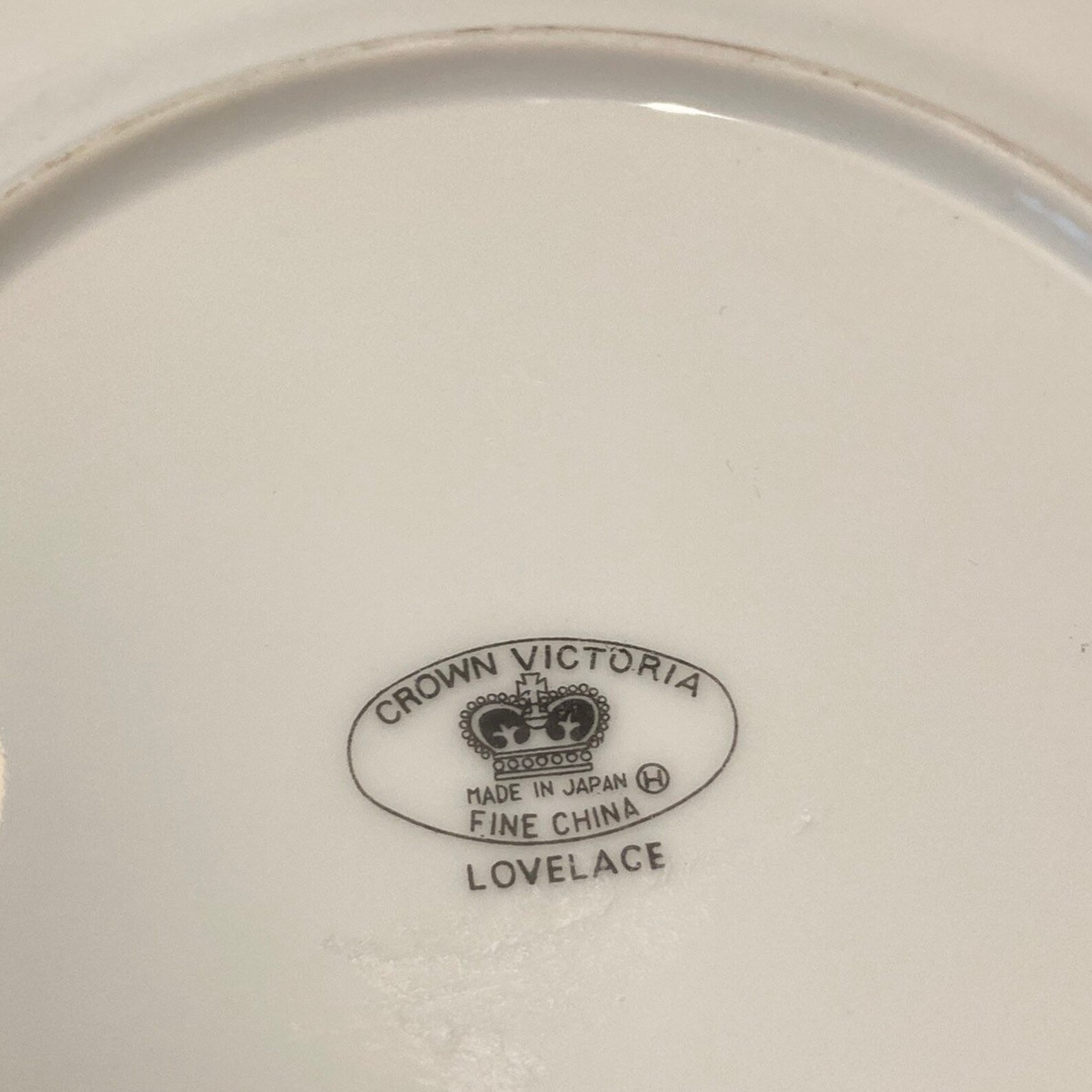 [Letter3 5] Crown Victoria Lovelace Fine China - 420ptbd