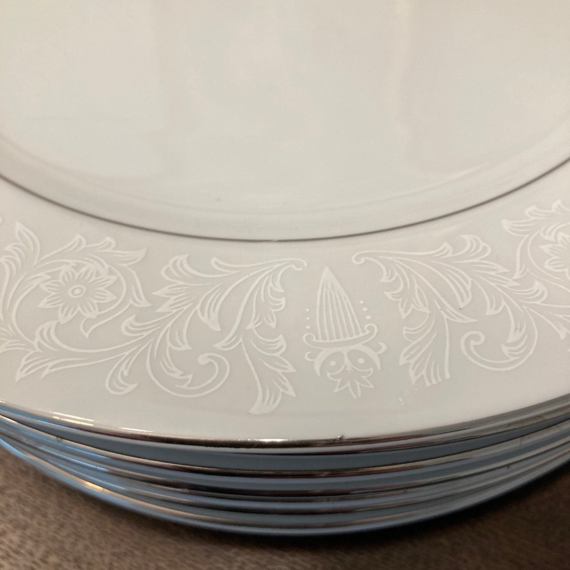 [Letter3 5] Crown Victoria Lovelace Fine China - 9a4tiae