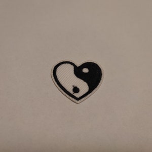 Iron-on Yin Yang heart patch – Embroidered balance patch for clothes, bags or jackets