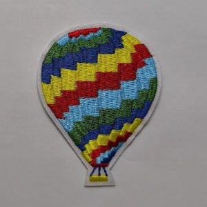 Iron-on hot air balloon patch – Colorful embroidered patch for clothes, bags or jackets