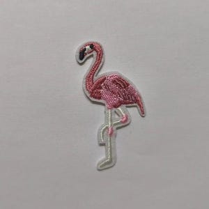 Iron-on flamingo patch – Tropical embroidered patch for clothes, bags or jackets