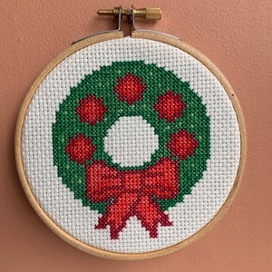 Christmas Wreath Cross Stitch Kit with 4&quot; (10cm) Hoop