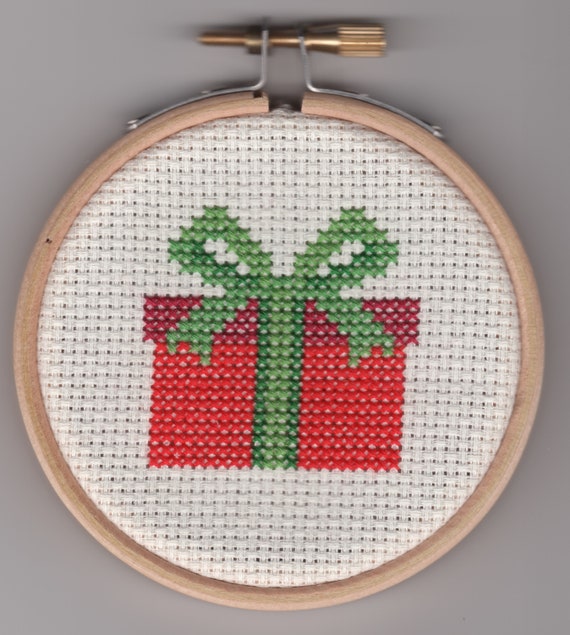 Easy Cross Stitch Kit Showing a Christmas Gift, with 3 (7.7cm) Hoop