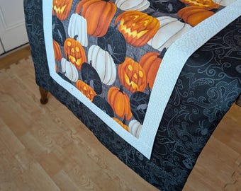 Halloween Table Runner Spooky Jack-o'-Lanterns Bats Farmhouse Style
