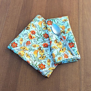 Retro Wildflower Fabric Table Napkins Dining cloth napkins Cotton table Napkins Boho napkins Bright napkins Floral cloth napkins gift
