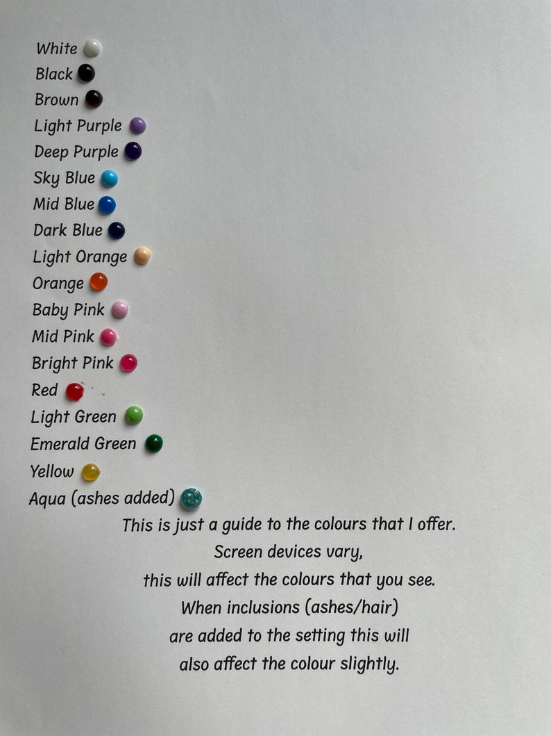 K&ouml;nnte beinhalten: Eine Farbkarte mit verschiedenen Farbt&ouml;nen von Wei&szlig;, Schwarz, Braun, Lila, Blau, Orange, Rosa, Rot, Gr&uuml;n, Gelb und Aqua. Die Karte enth&auml;lt den Text "Dies ist nur ein Leitfaden f&uuml;r die Farben, die ich anbiete. Bildschirme variieren, dies wirkt sich auf die Farben aus, die Sie sehen. Wenn Einschl&uuml;sse (Asche/Haar) hinzugef&uuml;gt werden, wirkt sich dies auch geringf&uuml;gig auf die Farbe aus."