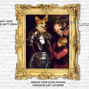 K&ouml;nnte beinhalten: Ein humorvolles digitales Gem&auml;lde eines Corgis, der als Ritter in gl&auml;nzender R&uuml;stung verkleidet ist. Der Corgi steht vor zwei Personen, eine h&auml;lt einen Helm und die andere schaut den Corgi an. Das Gem&auml;lde ist in einem goldenen Rahmen gerahmt.