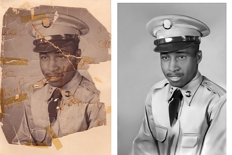 Pu&ograve; includere: Una fotografia in bianco e nero di un uomo in uniforme militare. Indossa un cappello con un distintivo e una cravatta. La foto &egrave; leggermente sbiadita e presenta alcuni danni.