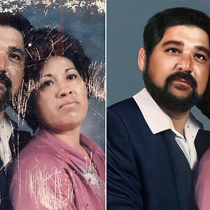 Pu&ograve; includere: Una fotografia a colori restaurata di una coppia, un uomo e una donna, in piedi uno accanto all'altro. L'uomo indossa una giacca di un completo blu e una camicia bianca con colletto. La donna indossa una blusa rosa. Entrambi guardano la fotocamera.
