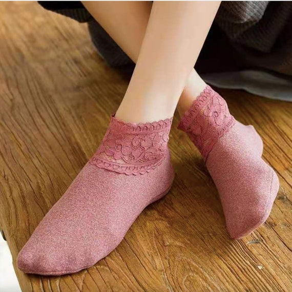 Mom Gifts, Cute Women Socks With Silicone Gel Grips, Casual Socks With  Lace, Ankle Socks Gift for Her Sister Giftfriendship Gift HY002 