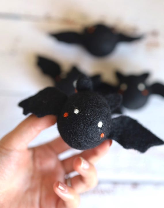 Felted Bat Wool Cat Toy | New Zealand Wool Cat toy Cat Gifts | Handmade Cat Toy | Felted Bat toy | Eco friendly pet toy | Cat Halloween gift